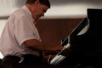 Lars Edegran on piano