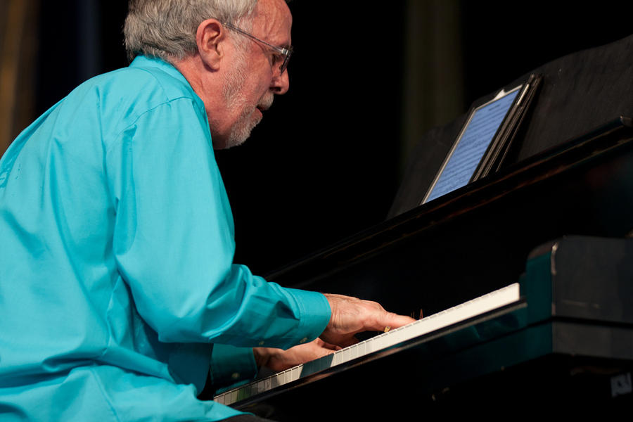 Bob James on piano