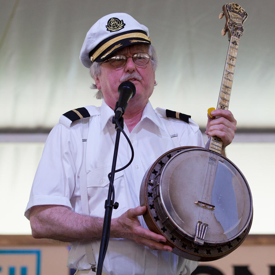George Schmidt with banjo