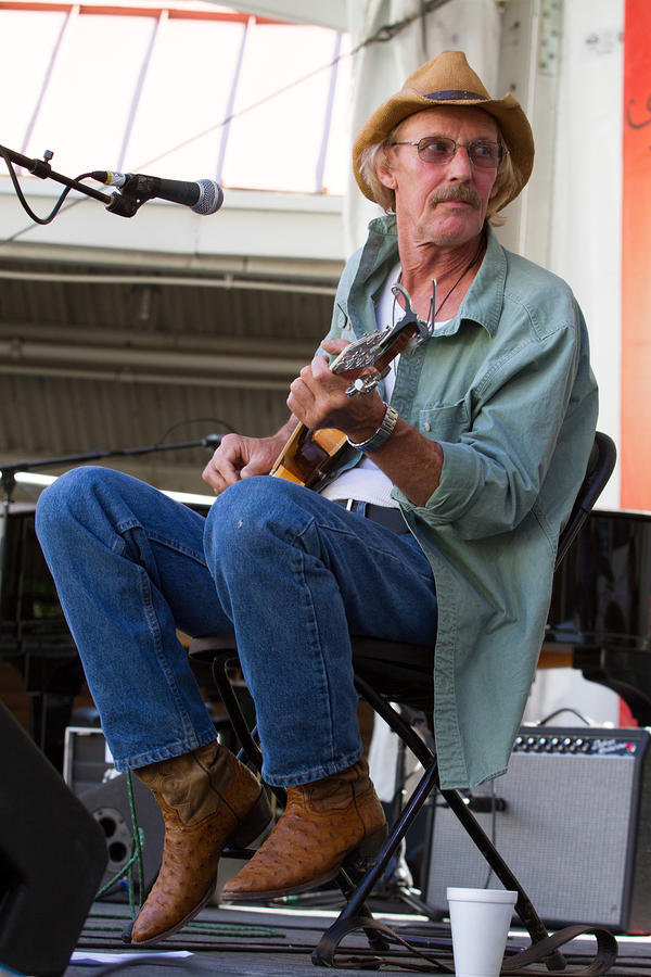 Kenny Brown on guitar