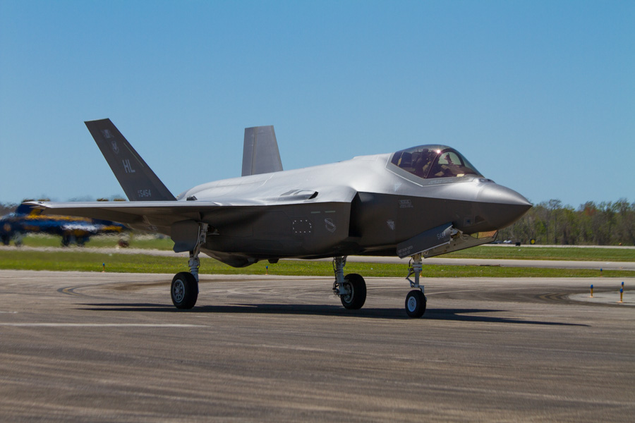 F-35 Taxis