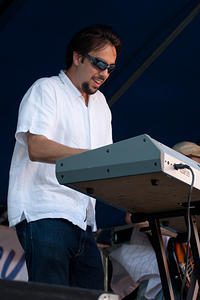 Eduardo Tozzatto on piano