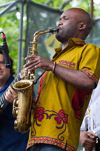 Khari Lee on saxophone