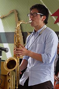 Yasuki Sogabe on saxophone