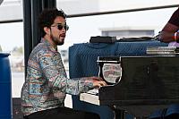 Oscar Rossignoli on piano