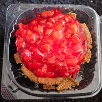 Creole Cream Cheese Cake w/ Strawberries