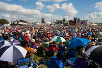 Acura Stage crowd for Voice of the Wetlands All-Stars