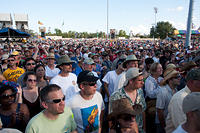 Gentilly crowd for Rodrigo y Gabriela