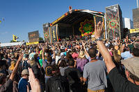 Congo Square Crowd for Earth, Wind and Fire